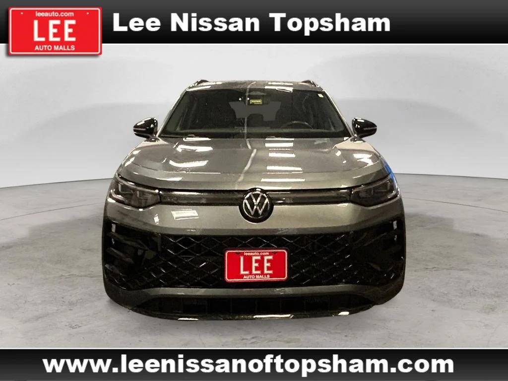 Used 2025 Gray Volkswagen SE R-Line Black image 9