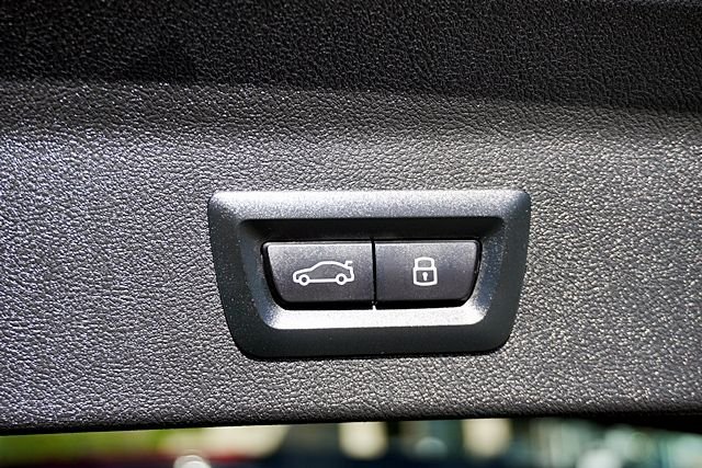 Used 2024 Black BMW sDrive30i image 14