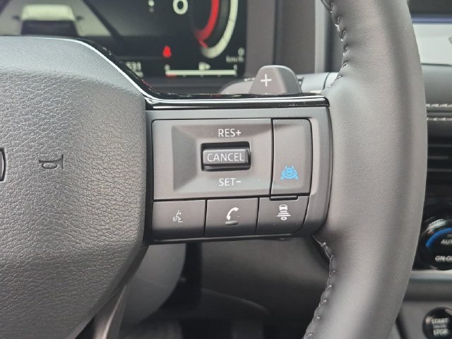New 2026 Everest White Pearl TriCoat / Super Black Two-tone Nissan Platinum image 15