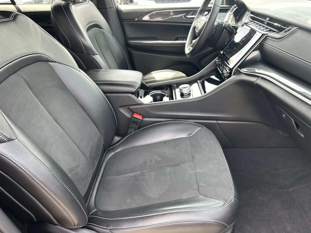 Used 2023 Gray Jeep Altitude X image 13