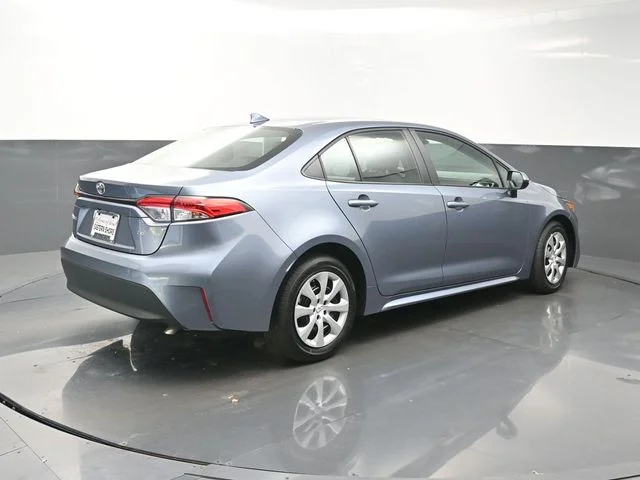 2025 Toyota Corolla LE - Photo 7