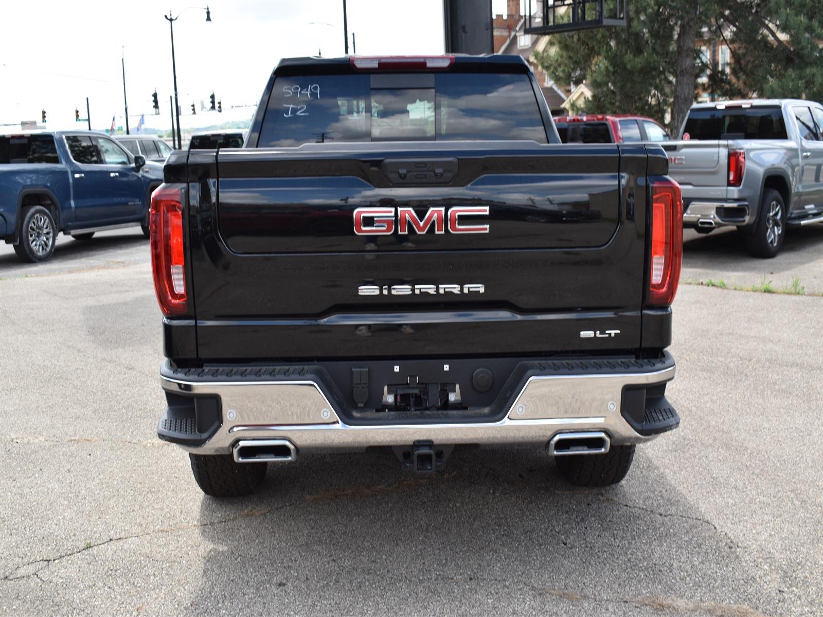 2026 GMC Sierra 1500 SLT - Photo 8