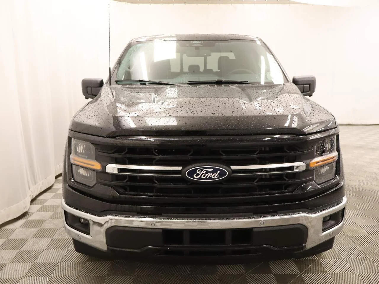 New 2026 Agate Black Metallic Ford XLT image 4