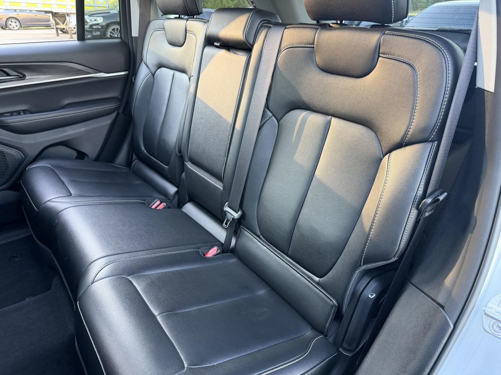 Used 2024 Silver Zynith Jeep Limited image 19