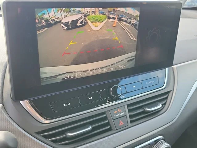 New 2026 Pearl White TriCoat / Super Black Two-tone Nissan SR image 27