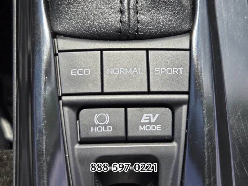 Used 2025 Ice TOYOTA SE image 25