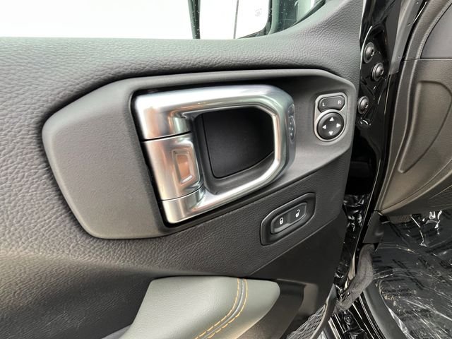 Used 2025 Black Jeep Mojave image 11