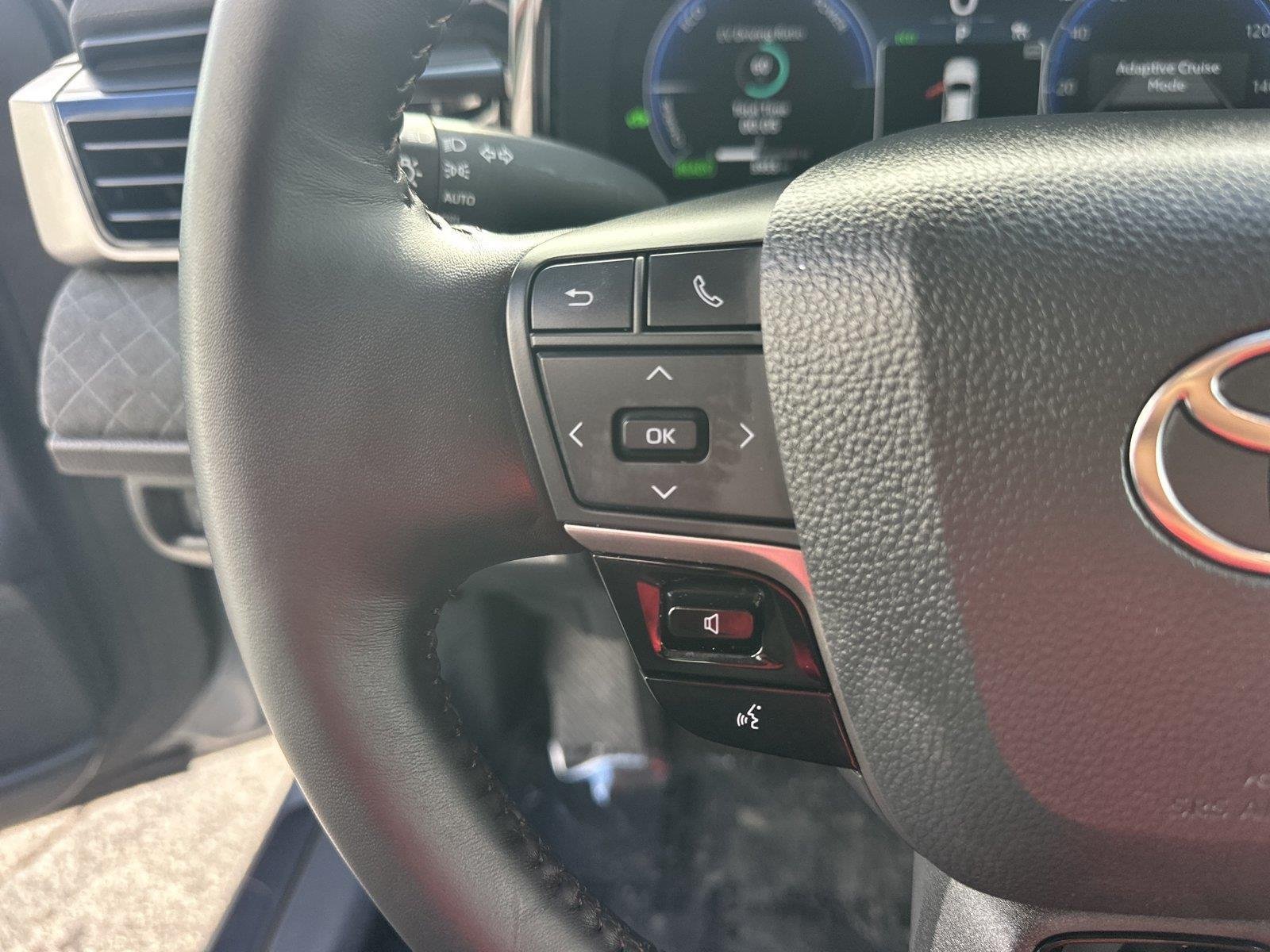 Used 2025 Heavy Metal Toyota XLE image 12