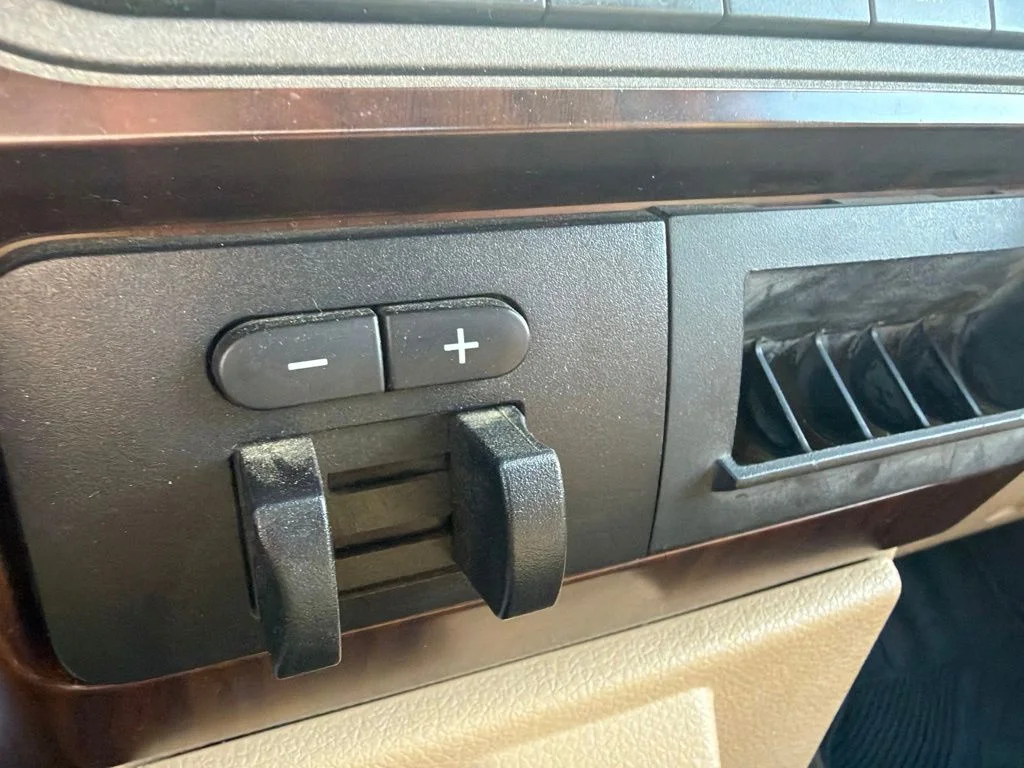 Used 2011 Blue Ford Lariat image 23