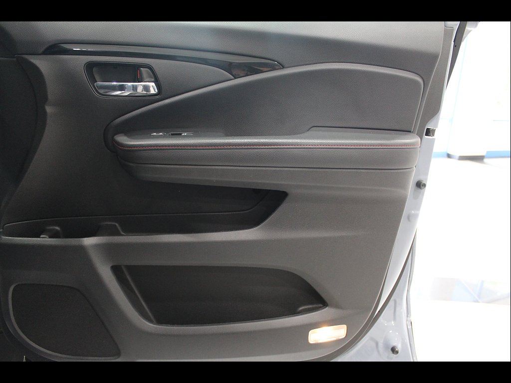 2022 Honda Ridgeline Black Edition - Photo 25