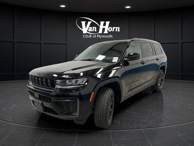 New 2026 Diamond Black Crystal Pearl-Coat Exterior Paint Jeep Laredo image 3