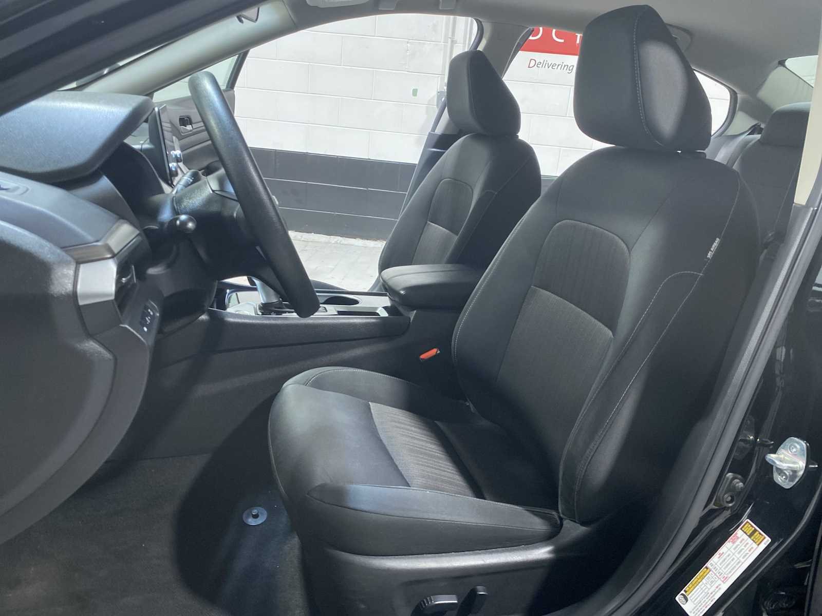 Used 2024 Super Black Nissan 2.5 SV image 11