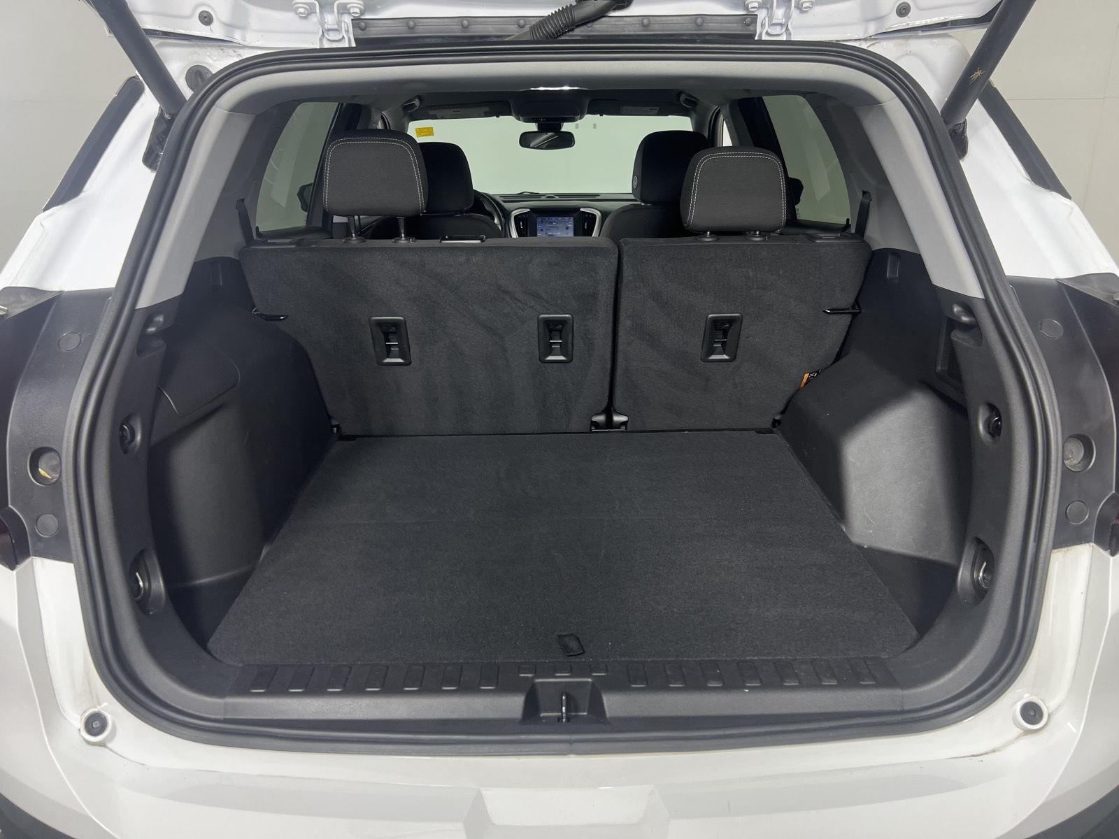 Used 2024 Summit White GMC SLE image 22