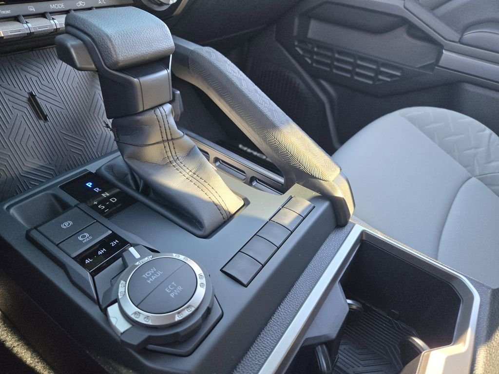 2026 Toyota Tacoma SR5 - Photo 17