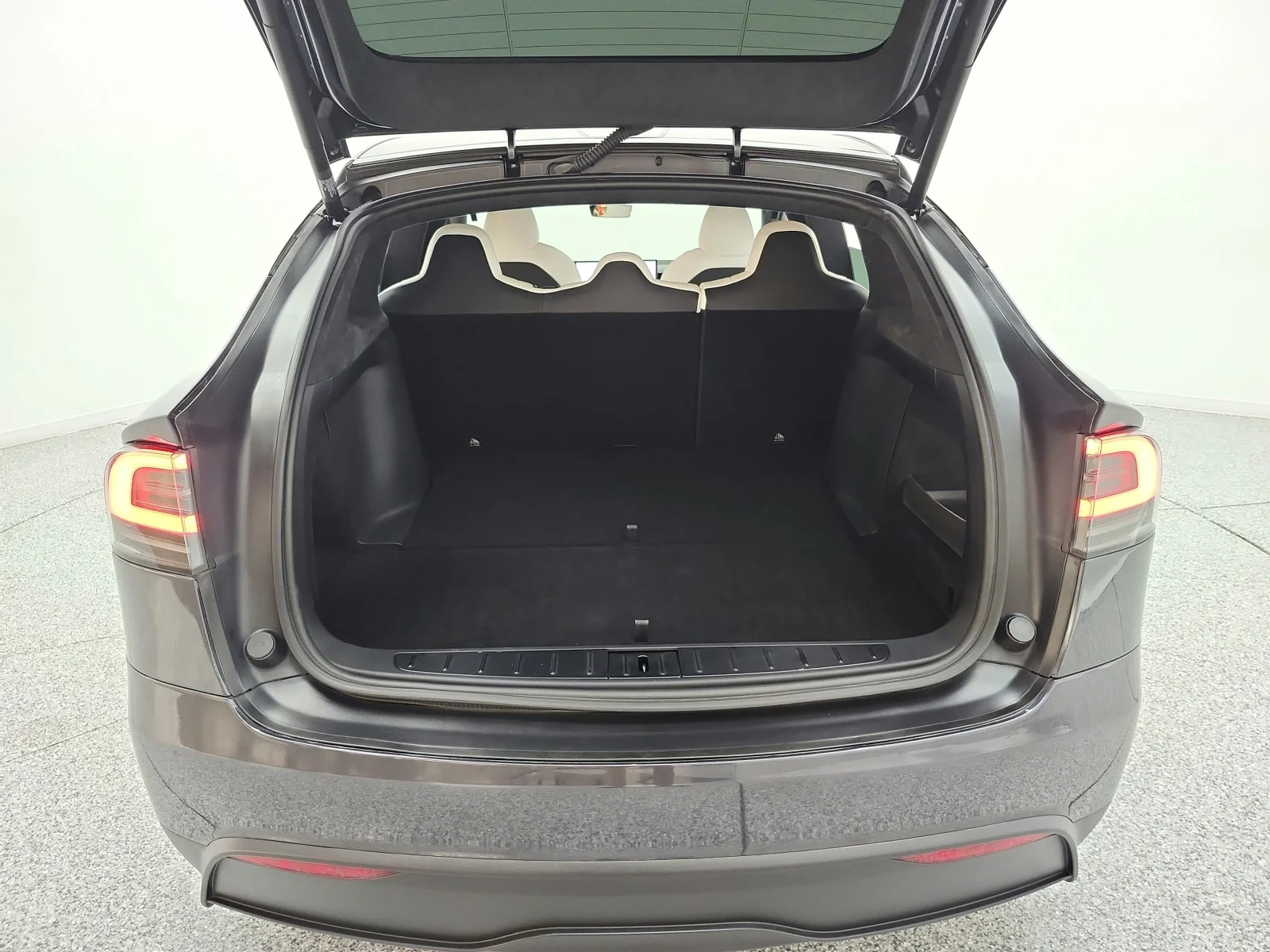 Used 2024 Stealth Grey Tesla AWD image 16