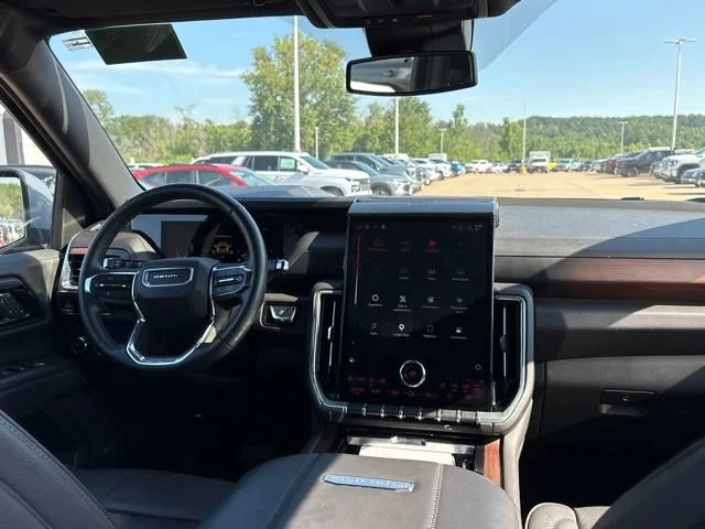 2025 GMC Yukon Denali - Photo 21