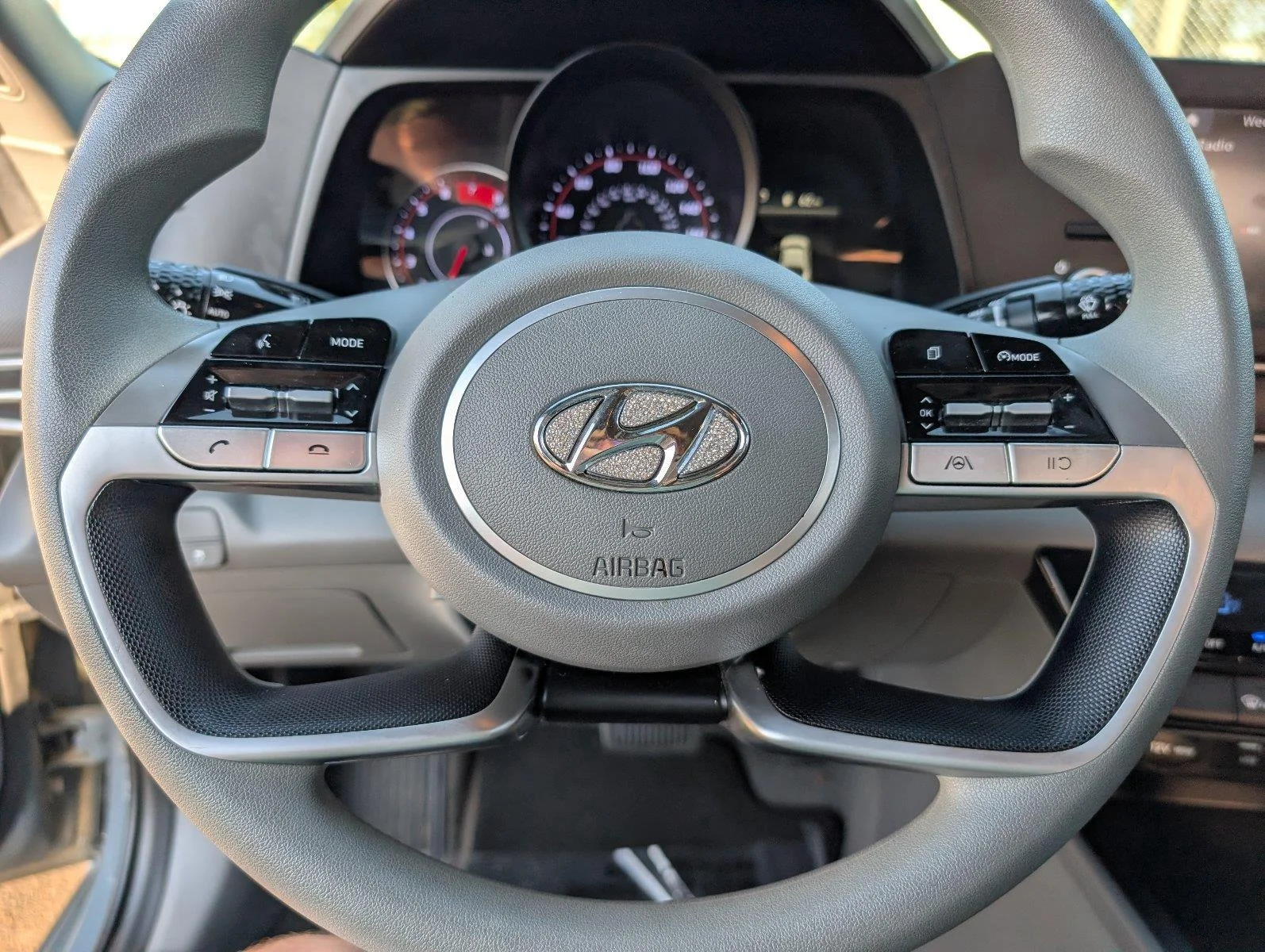 Used 2023 Electric Shadow Hyundai SEL image 26