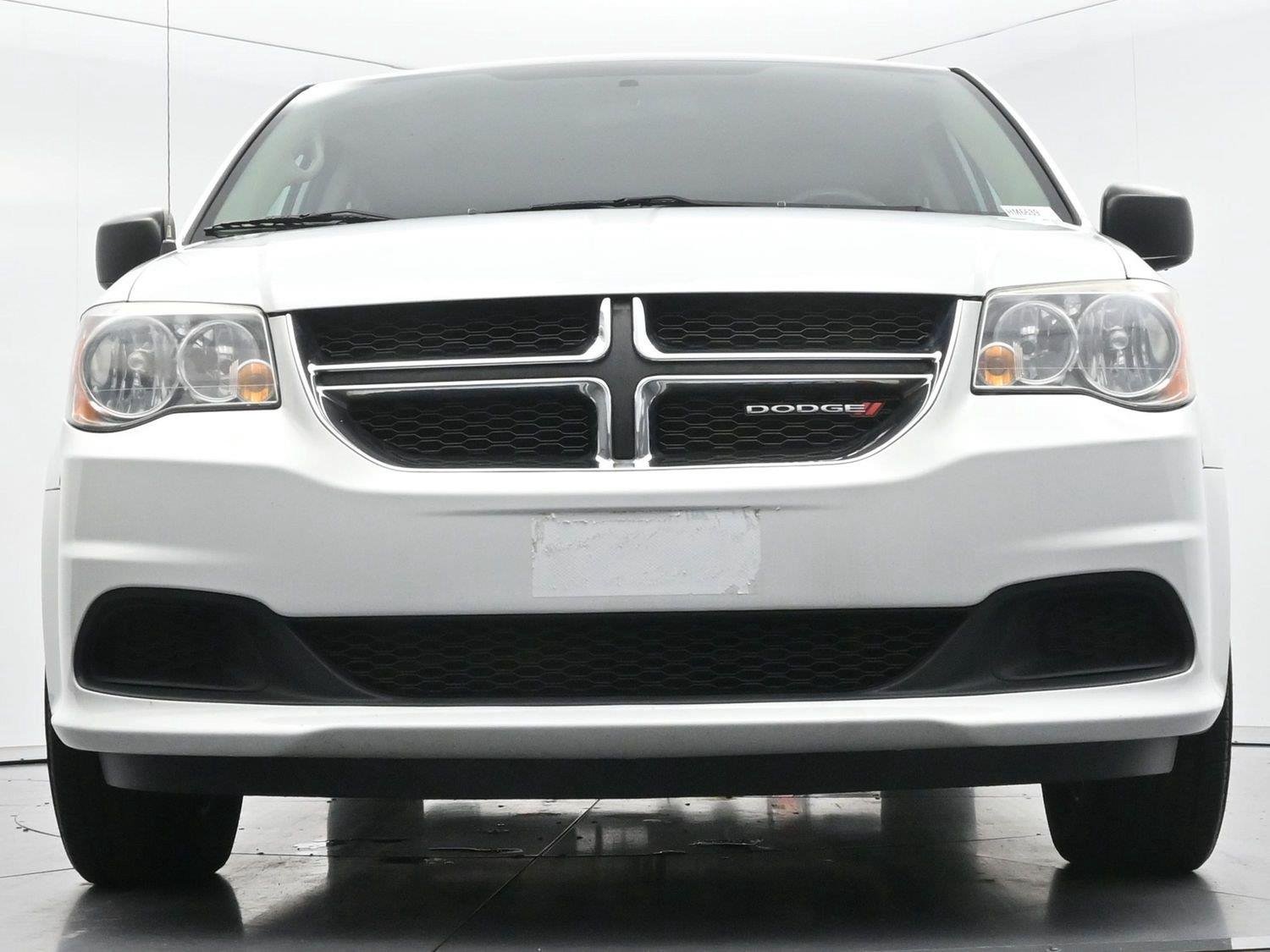 Used 2017 White Knuckle Clearcoat Dodge SE image 36