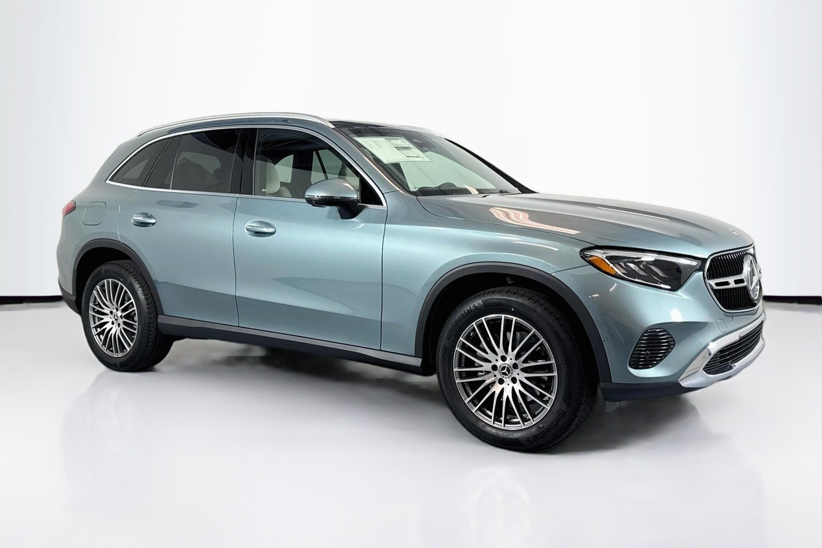 New 2026 Verde Silver Metallic Mercedes-Benz GLC 300 image 3