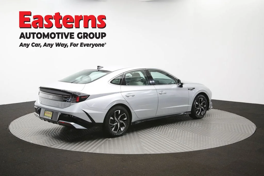 Used 2025 Silver Hyundai SEL image 42