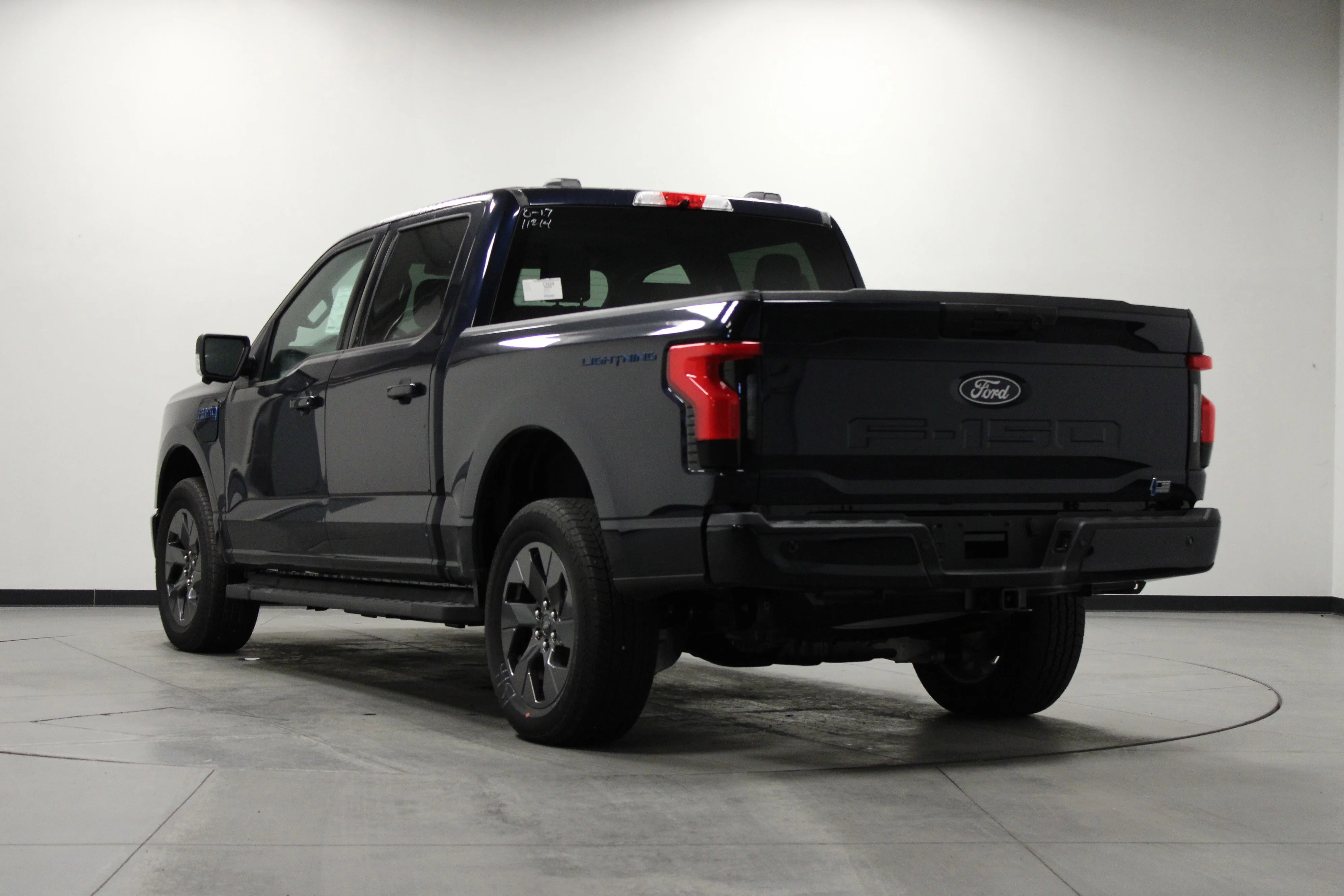 2025 Ford F-150 Lightning Flash - Photo 6