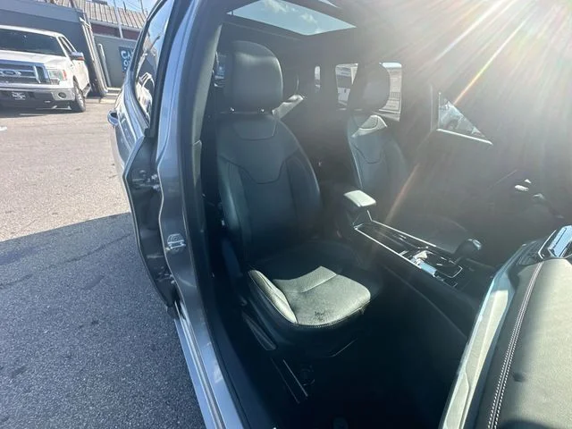 Certified Used 2023 Silver Jeep Limited image 27