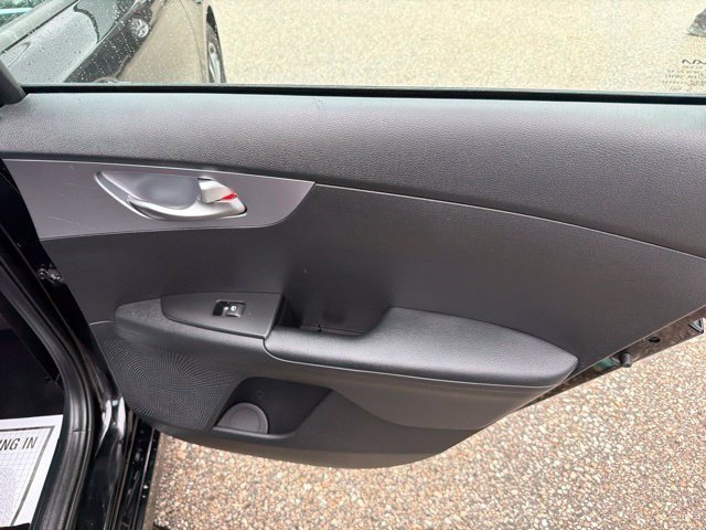 Used 2022 Aurora Black Kia LXS image 19