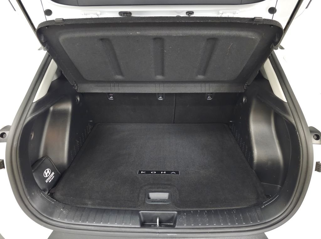 2025 Hyundai Kona SEL - Photo 9