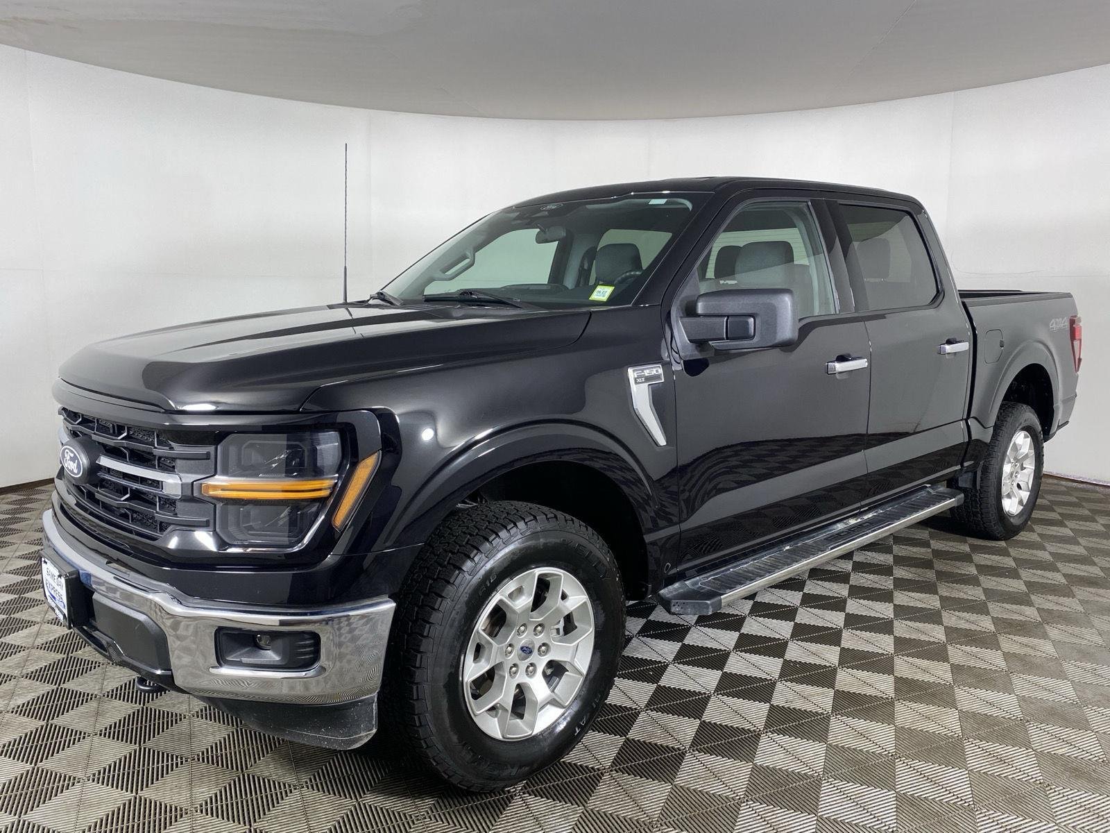 Used 2025 Agate Black Ford XLT image 3