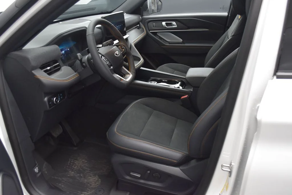 New 2026 White Ford Tremor image 8