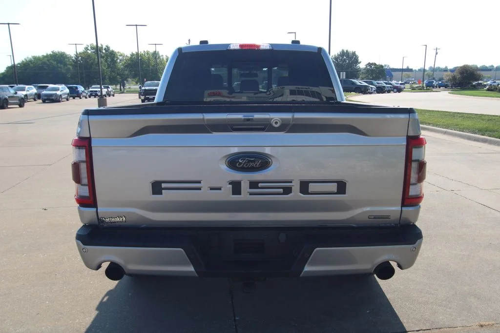 Used 2023  Ford Lariat image 17