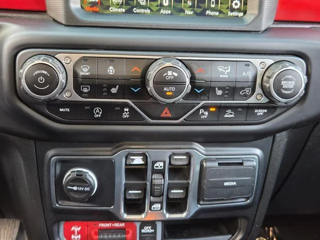 Used 2021 White Jeep Rubicon image 17