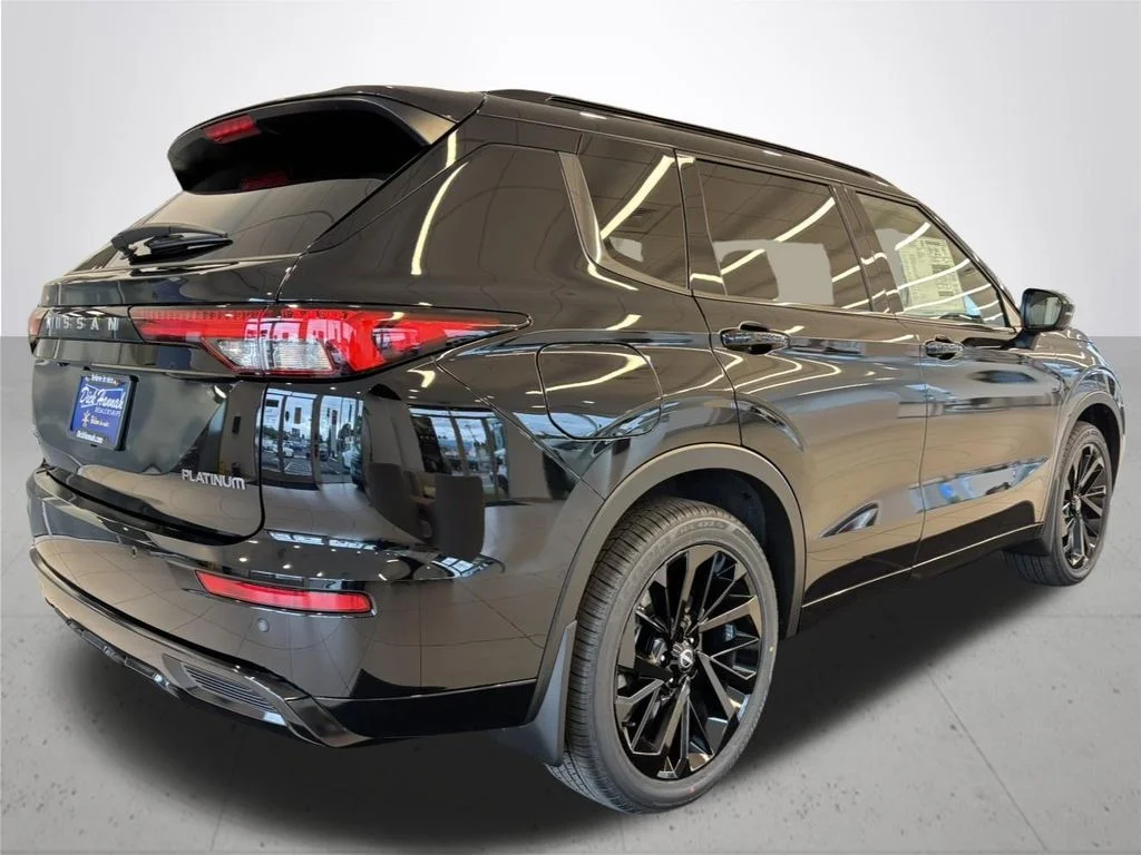New 2026 Black Nissan Platinum image 7