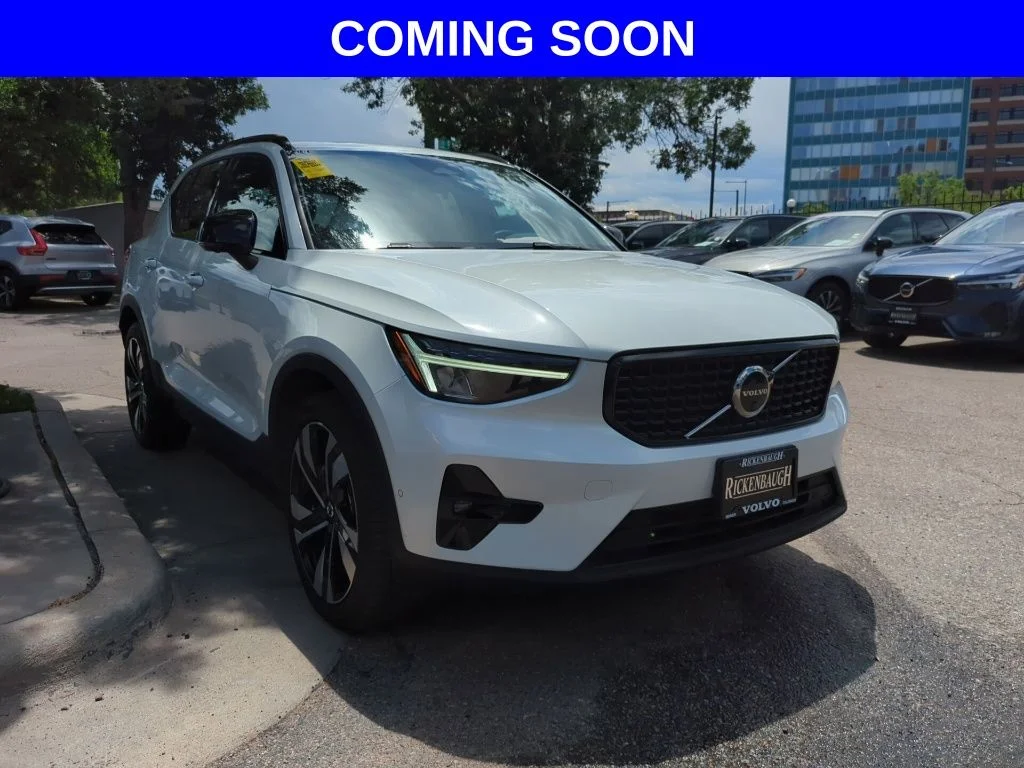 2023 Volvo XC40 B5 Plus Dark AWD's photo