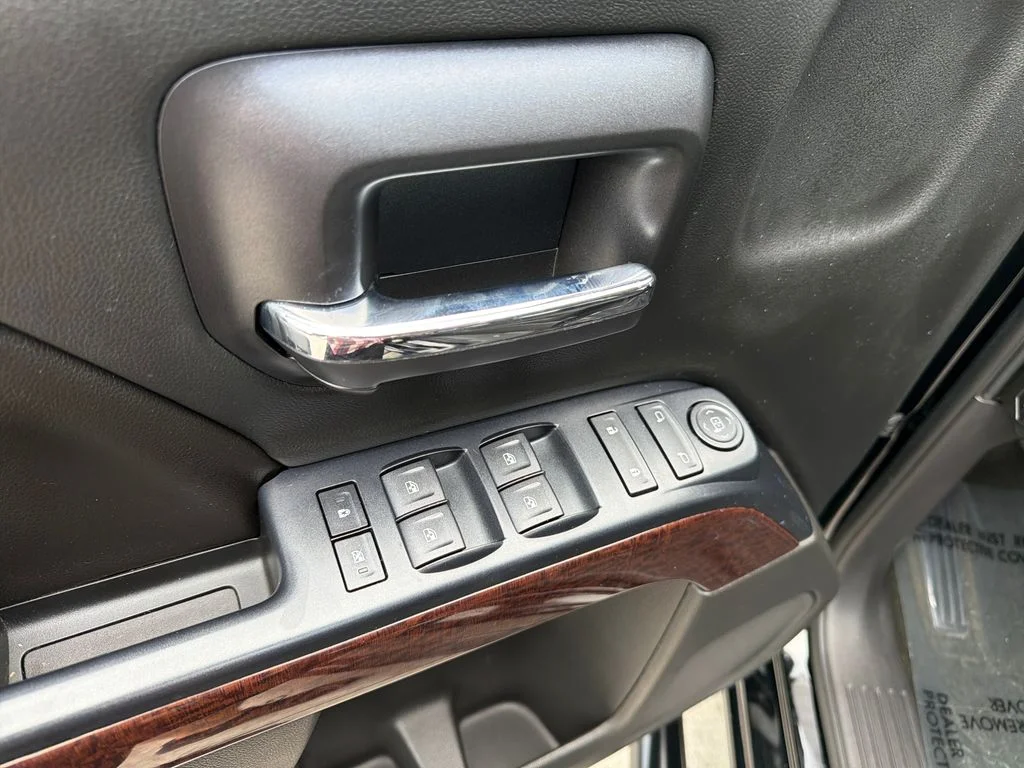 Used 2016 Black GMC SLE image 18