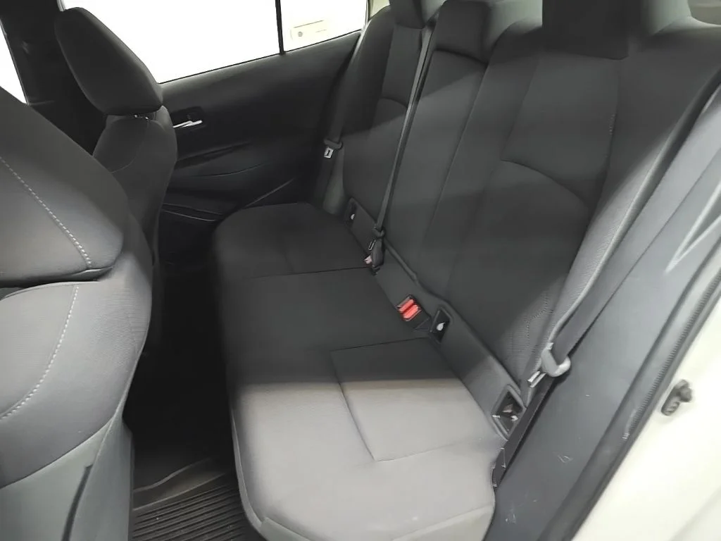 Used 2020 White Toyota LE image 31
