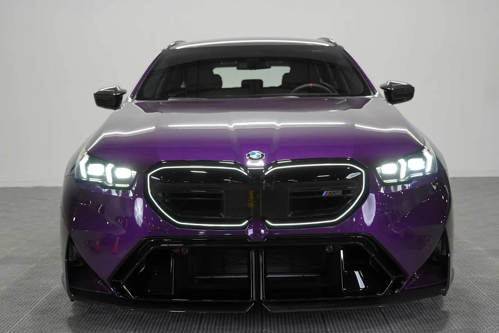 New 2026 Twilight Purple Metallic BMW  image 2