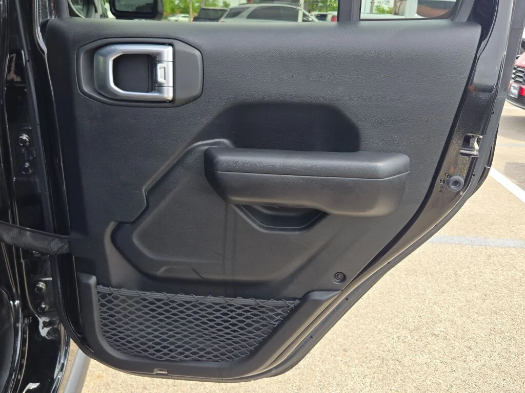 Used 2020 Black Jeep Unlimited Sport image 13