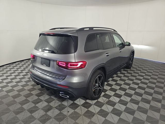 Used 2023  Mercedes-Benz GLB 250 image 4