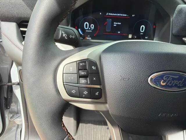 Used 2025 White Metallic Ford Active image 28