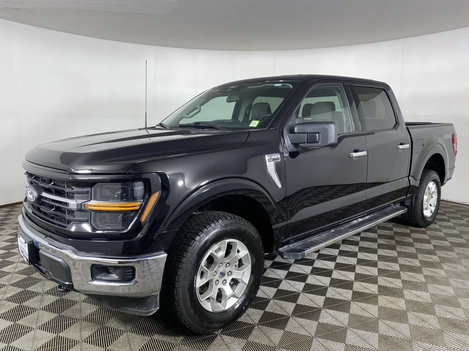 Used 2025 Agate Black Ford XLT image 3