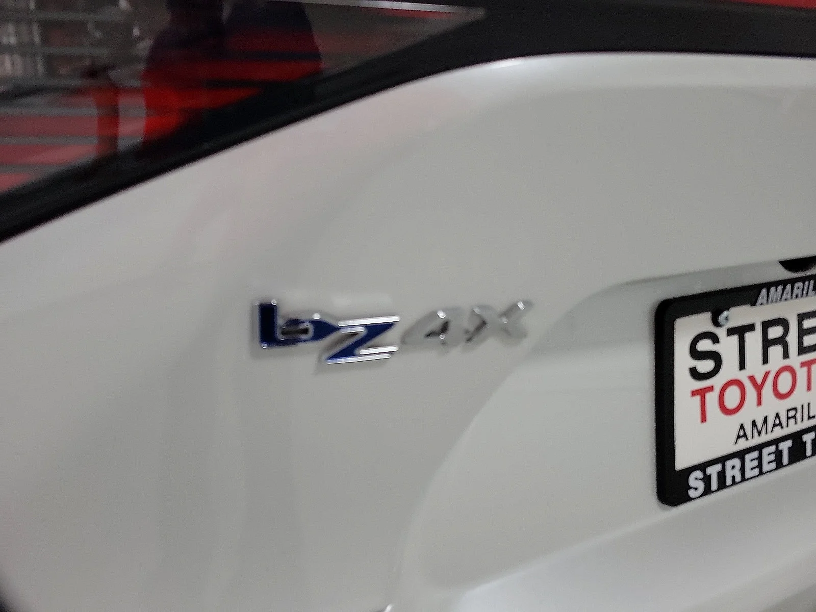 Certified Used 2023 WIND CHILL PEARL Toyota XLE image 7