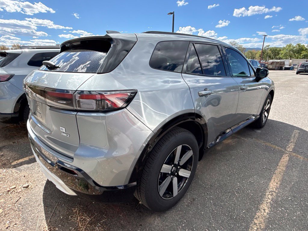 Used 2024 Mercury Silver Metallic Honda Touring image 2