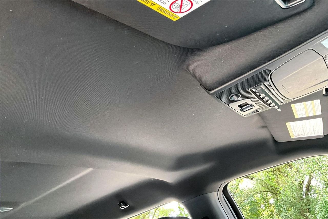 Used 2022 Silver Ford Lariat image 24