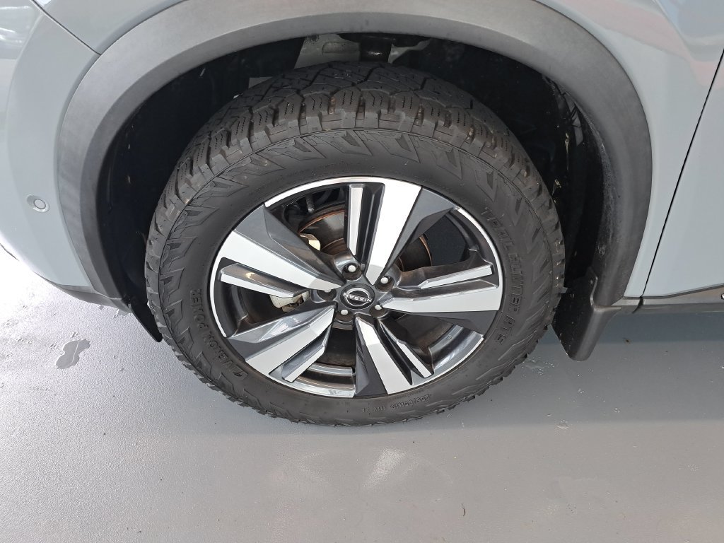 Used 2023 Gray Nissan SL image 37