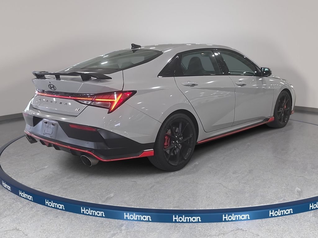 Used 2025 Cyber Gray Hyundai Base image 6