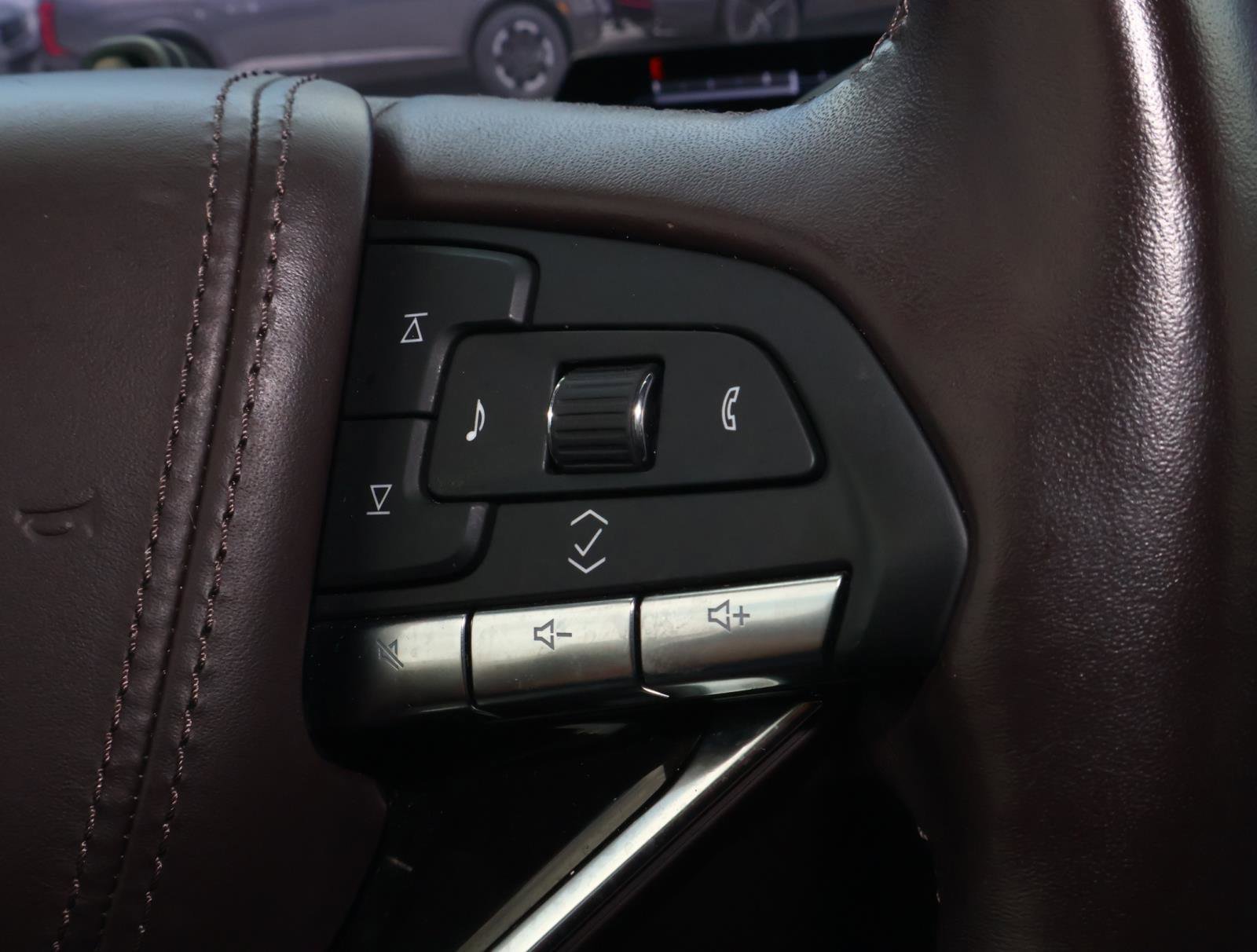 Used 2024 Crystal White Tricoat Cadillac Sport Platinum image 35