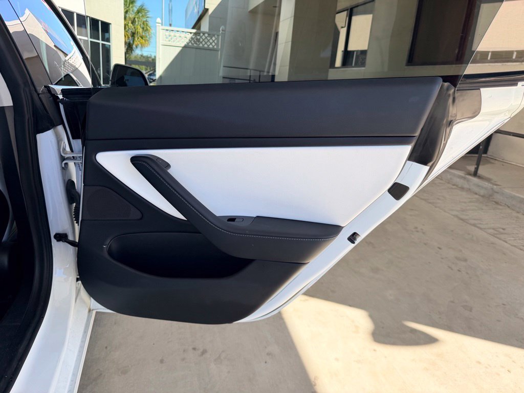 Used 2018 White Tesla Long Range image 29