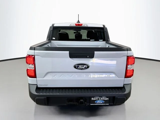 Used 2025 White Metallic Ford XLT image 6