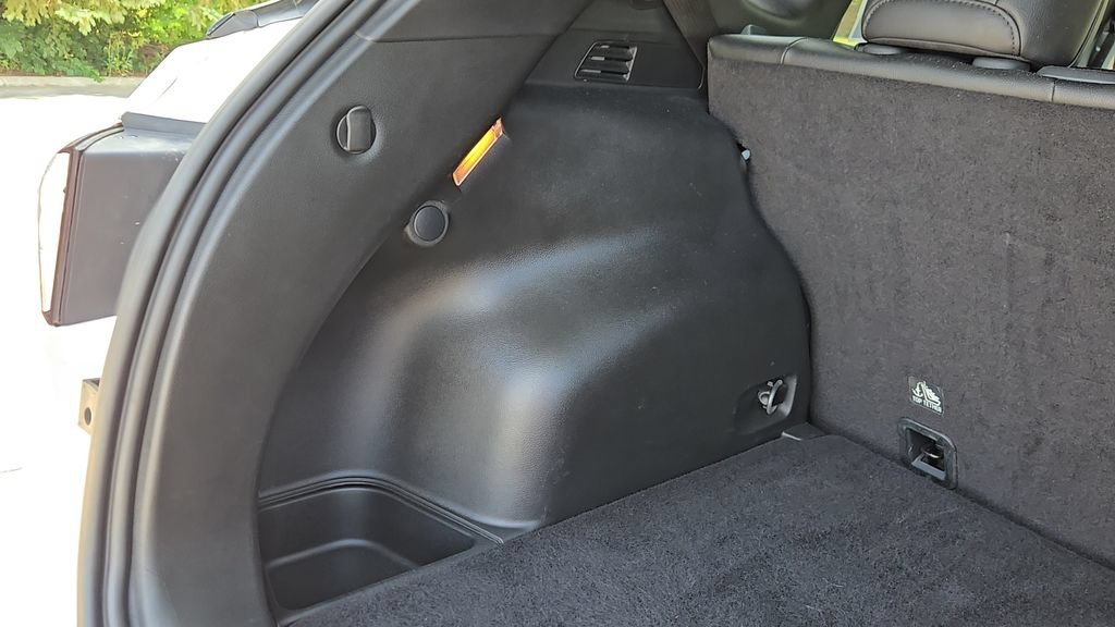 Used 2025 Bright White Clearcoat Jeep Trailhawk image 27